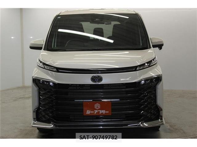 Toyota VOXY 2023-08 7458702-1
