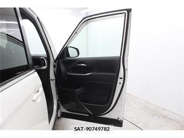 Toyota VOXY 2023-08 7458702-29
