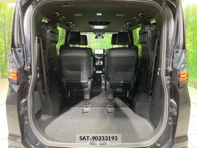 Toyota VOXY 2025-01 7458698-11
