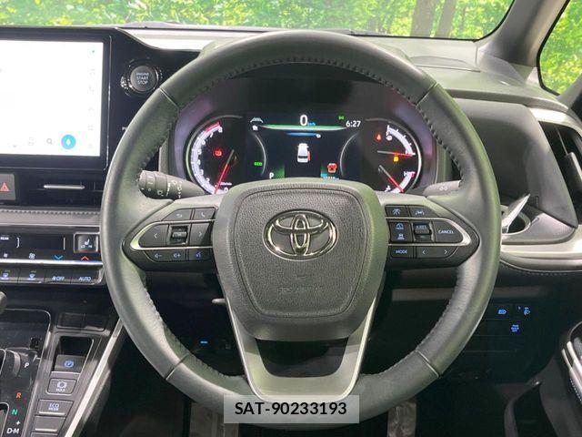 Toyota VOXY 2025-01 7458698-12