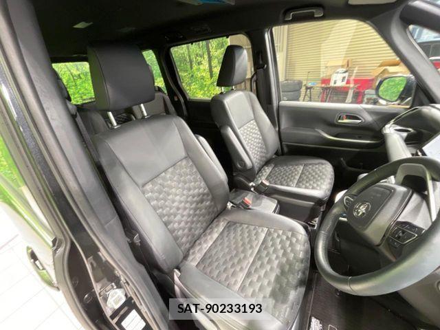 Toyota VOXY 2025-01 7458698-8