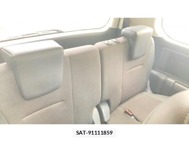 Toyota VOXY 2013-09 7458756-19
