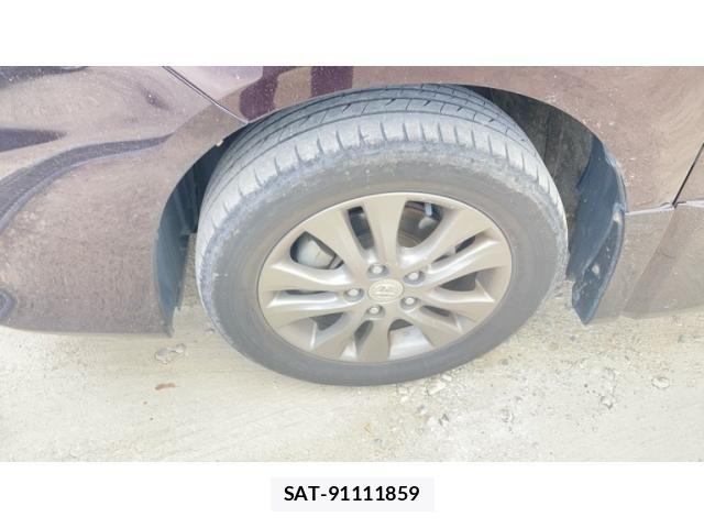 Toyota VOXY 2013-09 7458756-2
