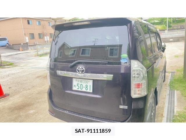Toyota VOXY 2013-09 7458756-6