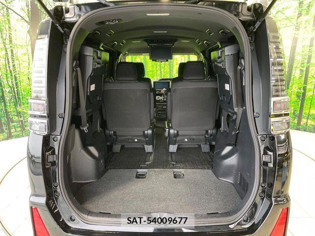 Toyota VOXY 2019-07 7458716-11