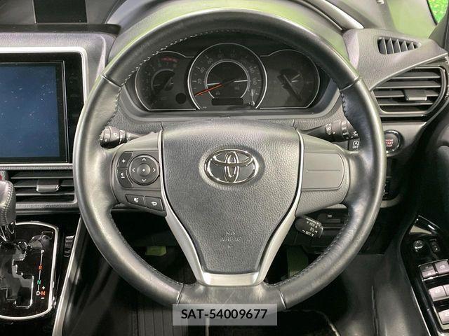 Toyota VOXY 2019-07 7458716-12
