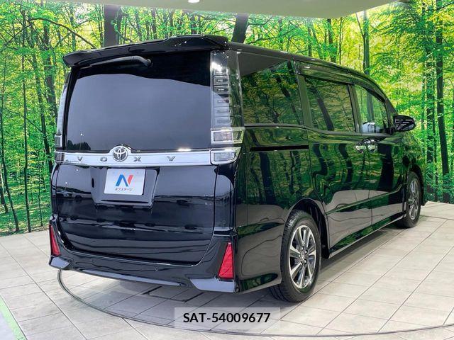 Toyota VOXY 2019-07 7458716-18