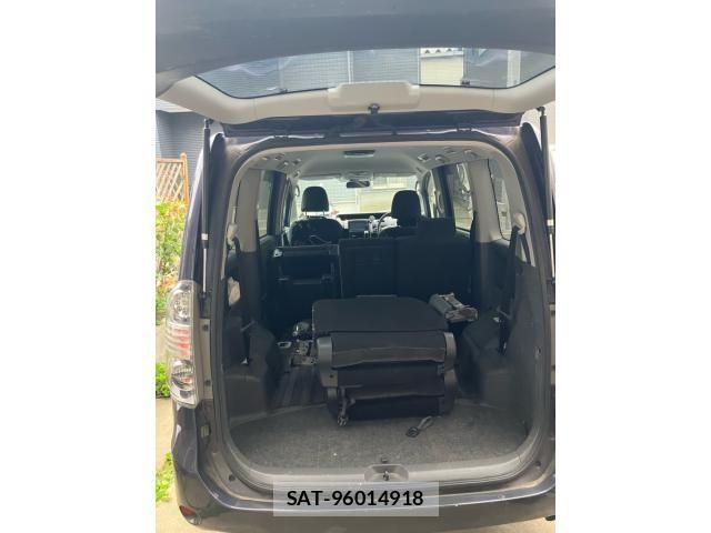 Toyota VOXY 2008-01 7458765-16