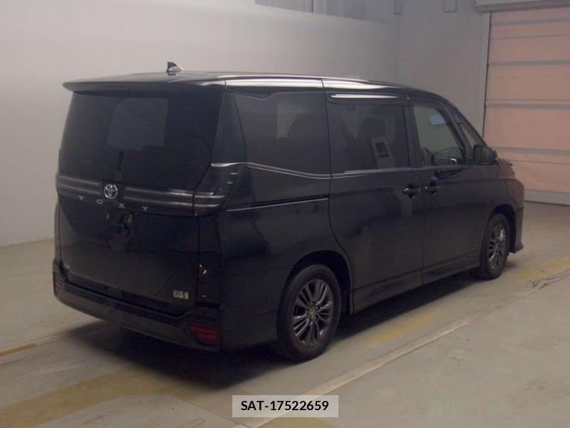 Toyota VOXY 2023-01 7491217-1