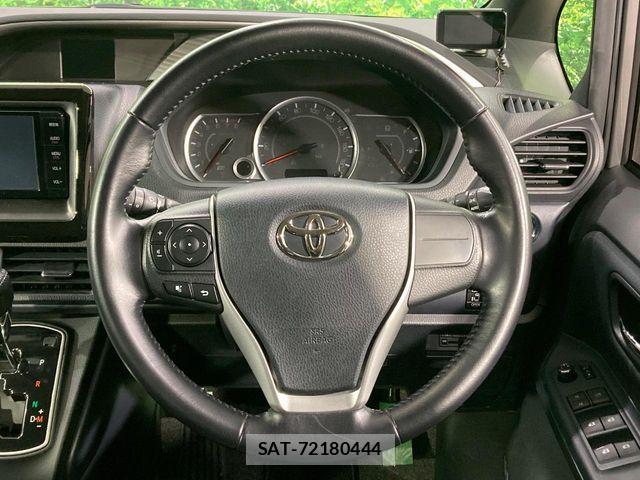 Toyota VOXY 2015-06 7503618-11