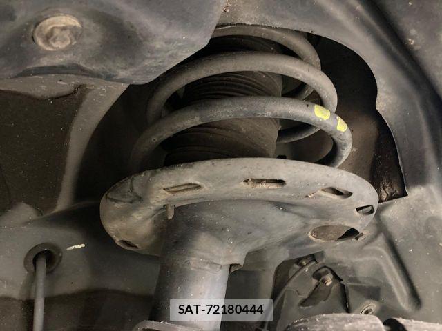 Toyota VOXY 2015-06 7503618-19