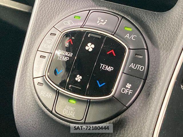 Toyota VOXY 2015-06 7503618-6