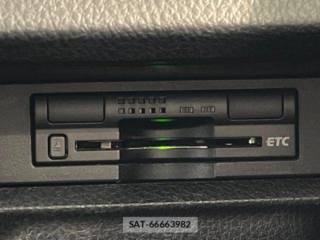 Toyota VOXY 2015-09 7503624-4