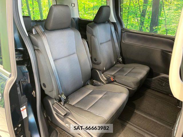 Toyota VOXY 2015-09 7503624-7
