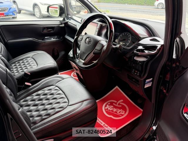 Toyota VOXY 2016-01 7503631-24
