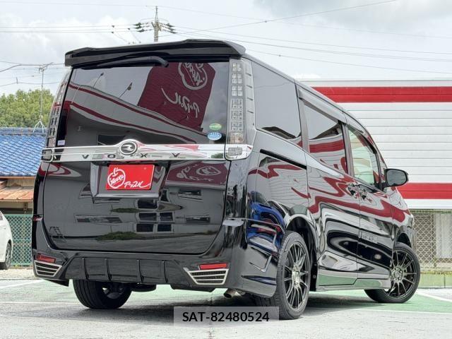 Toyota VOXY 2016-01 7503631-2