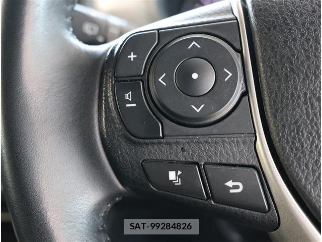 Toyota VOXY 2021-06 7503587-13