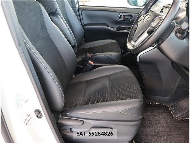 Toyota VOXY 2021-06 7503587-15
