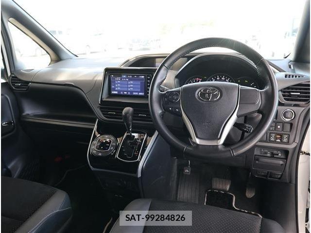 Toyota VOXY 2021-06 7503587-1
