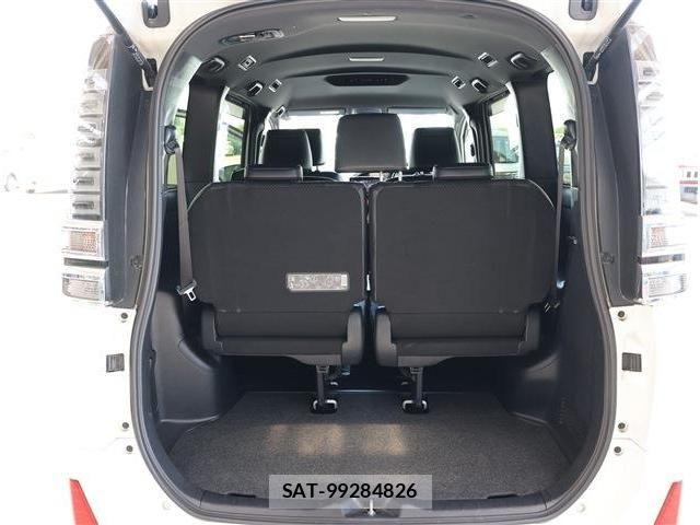 Toyota VOXY 2021-06 7503587-21