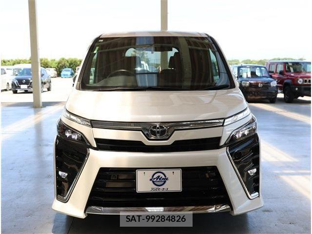 Toyota VOXY 2021-06 7503587-23