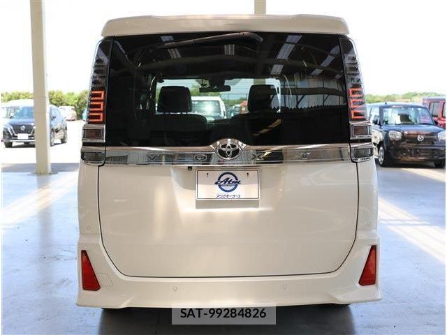 Toyota VOXY 2021-06 7503587-25
