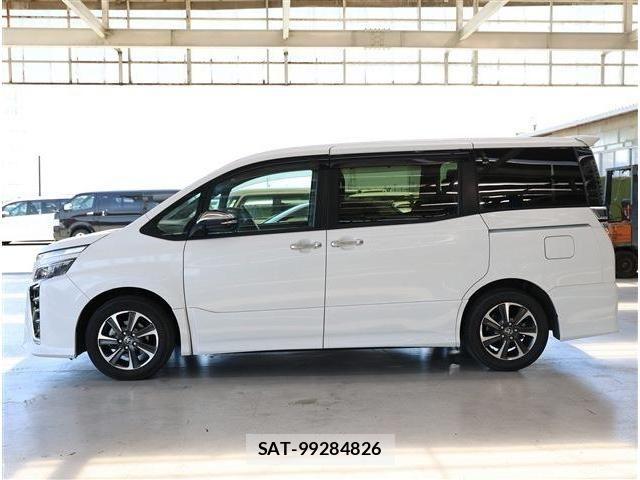 Toyota VOXY 2021-06 7503587-27