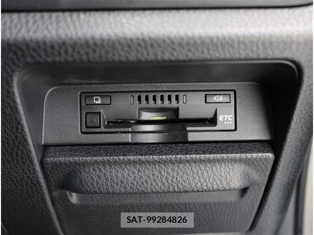 Toyota VOXY 2021-06 7503587-4