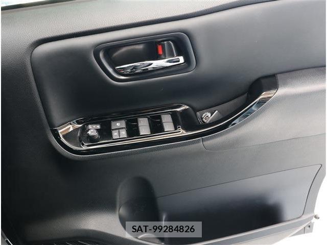 Toyota VOXY 2021-06 7503587-5