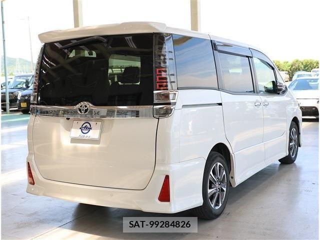Toyota VOXY 2021-06 7503587-6