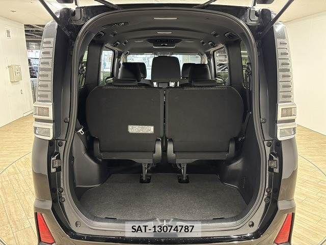 Toyota VOXY 2018-11 7503601-12