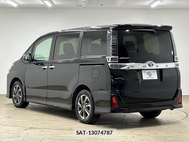 Toyota VOXY 2018-11 7503601-16