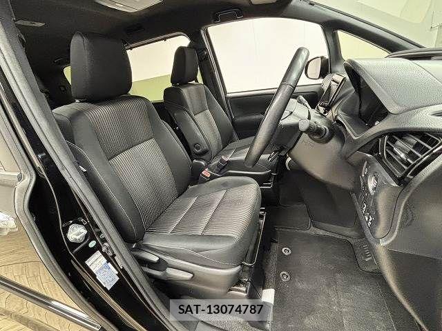 Toyota VOXY 2018-11 7503601-4