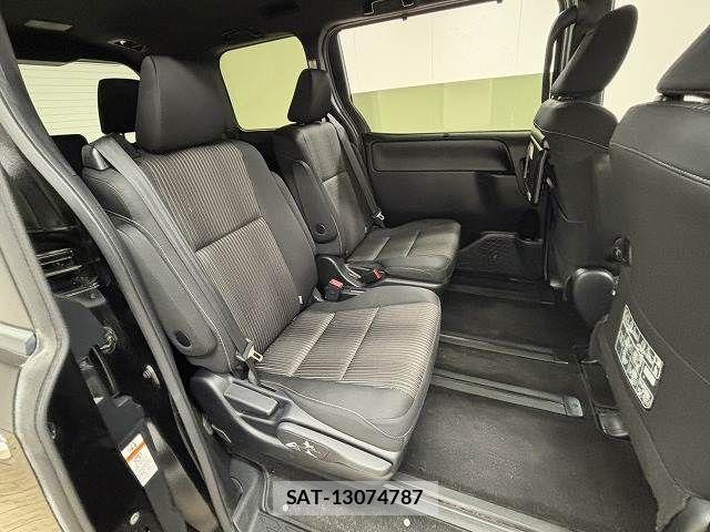Toyota VOXY 2018-11 7503601-5