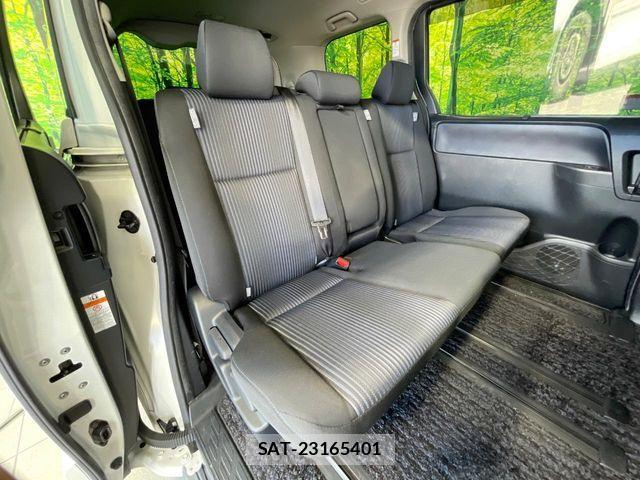 Toyota VOXY 2016-02 7503620-9