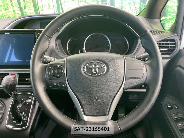 Toyota VOXY 2016-02 7503620-11