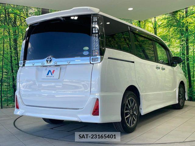 Toyota VOXY 2016-02 7503620-17