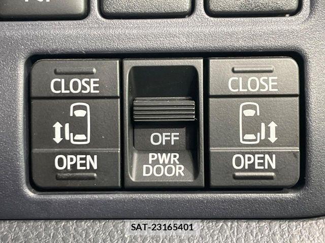 Toyota VOXY 2016-02 7503620-5