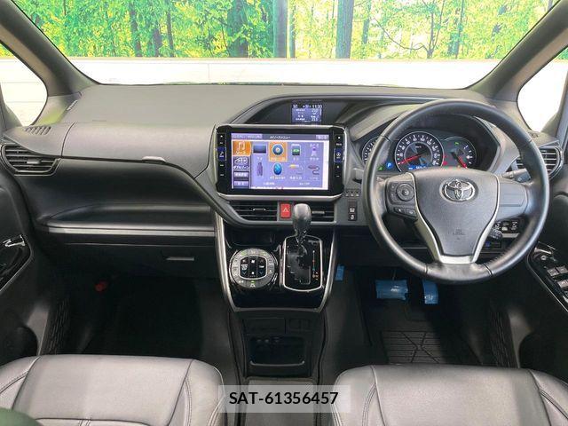 Toyota VOXY 2019-07 7503594-1