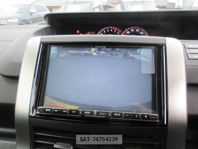 Toyota VOXY 2013-10 7503639-10