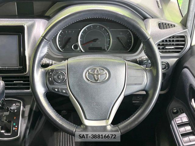 Toyota VOXY 2015-04 7503628-11