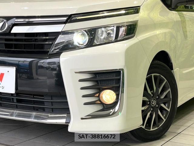 Toyota VOXY 2015-04 7503628-12