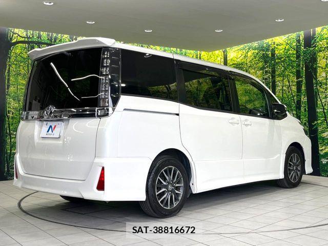 Toyota VOXY 2015-04 7503628-17