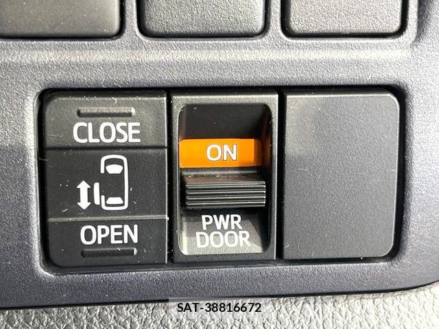 Toyota VOXY 2015-04 7503628-5