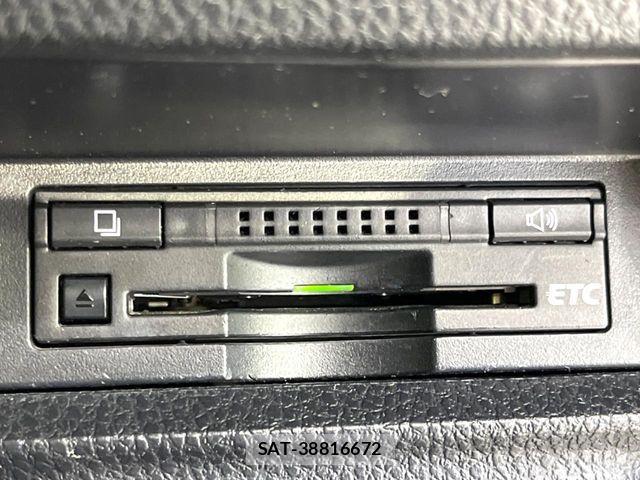 Toyota VOXY 2015-04 7503628-6