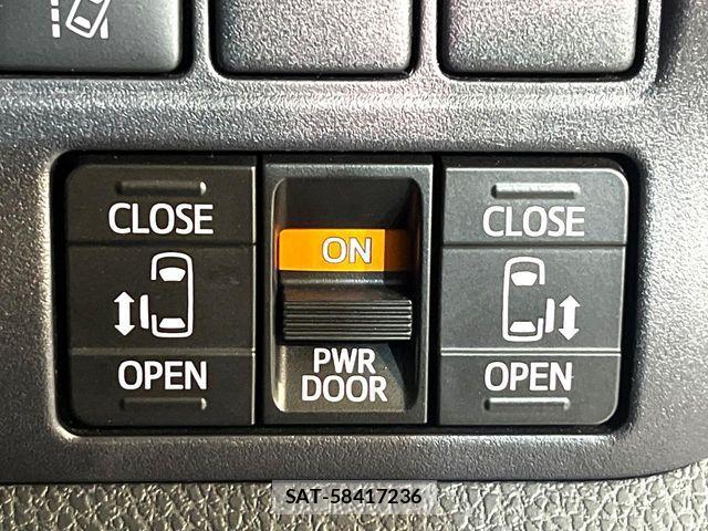 Toyota VOXY 2021-06 7503582-9