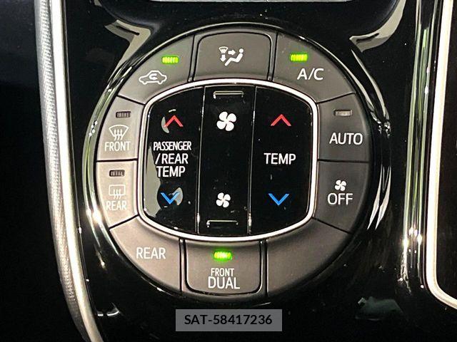 Toyota VOXY 2021-06 7503582-16