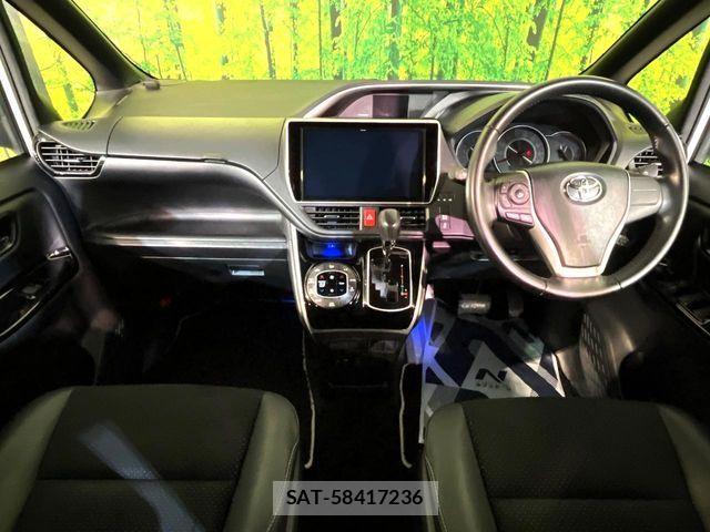 Toyota VOXY 2021-06 7503582-2