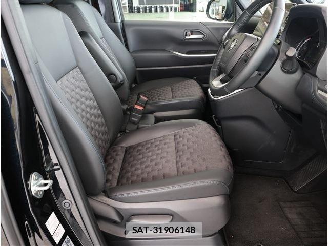 Toyota VOXY 2024-06 7503581-12