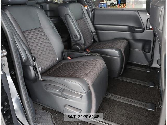 Toyota VOXY 2024-06 7503581-13